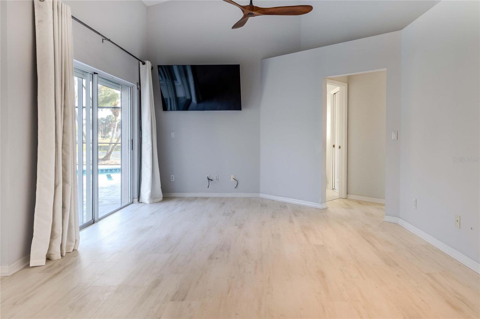 Image 9 of 37 For 1211 Peridot Lane