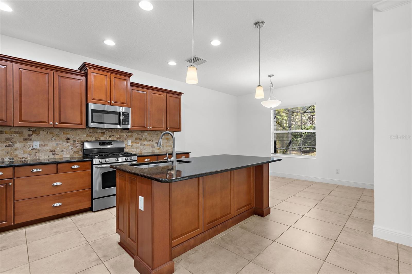 Image 11 of 46 For 11603 Gramercy Park Avenue