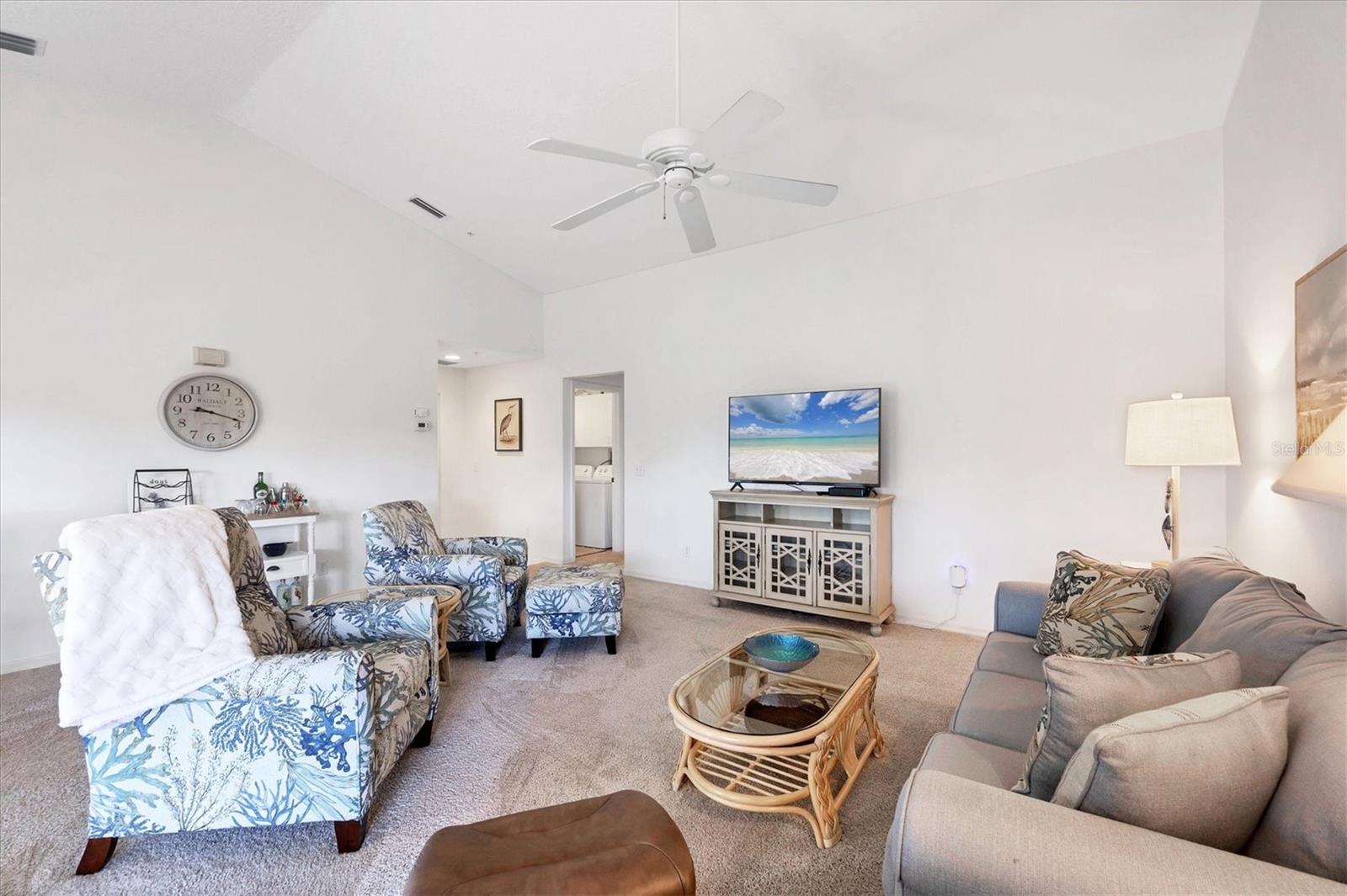 Image 10 of 35 For 801 Montrose Drive 202