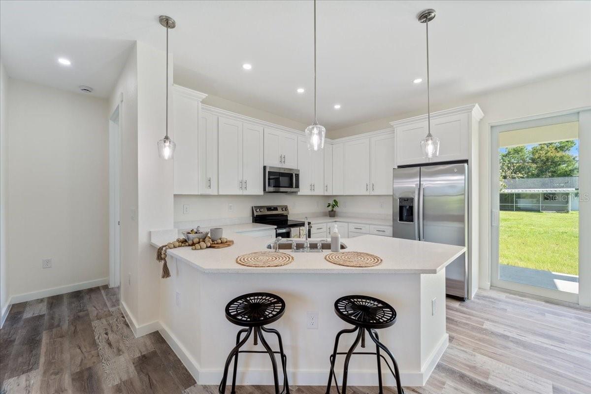 Image 7 of 14 For 3299 Pinetree Street