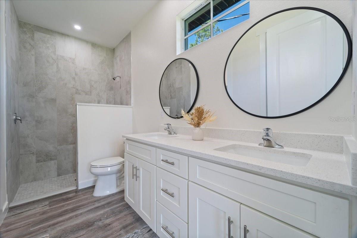 Image 9 of 14 For 3299 Pinetree Street