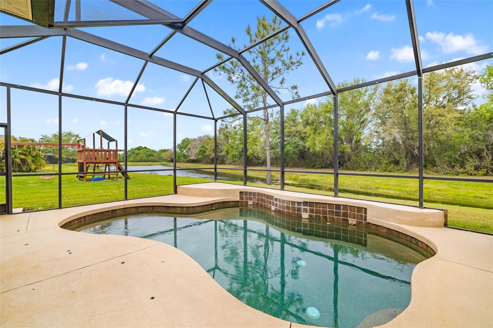 Listing photo id 0 for 12211 Lavender Loop