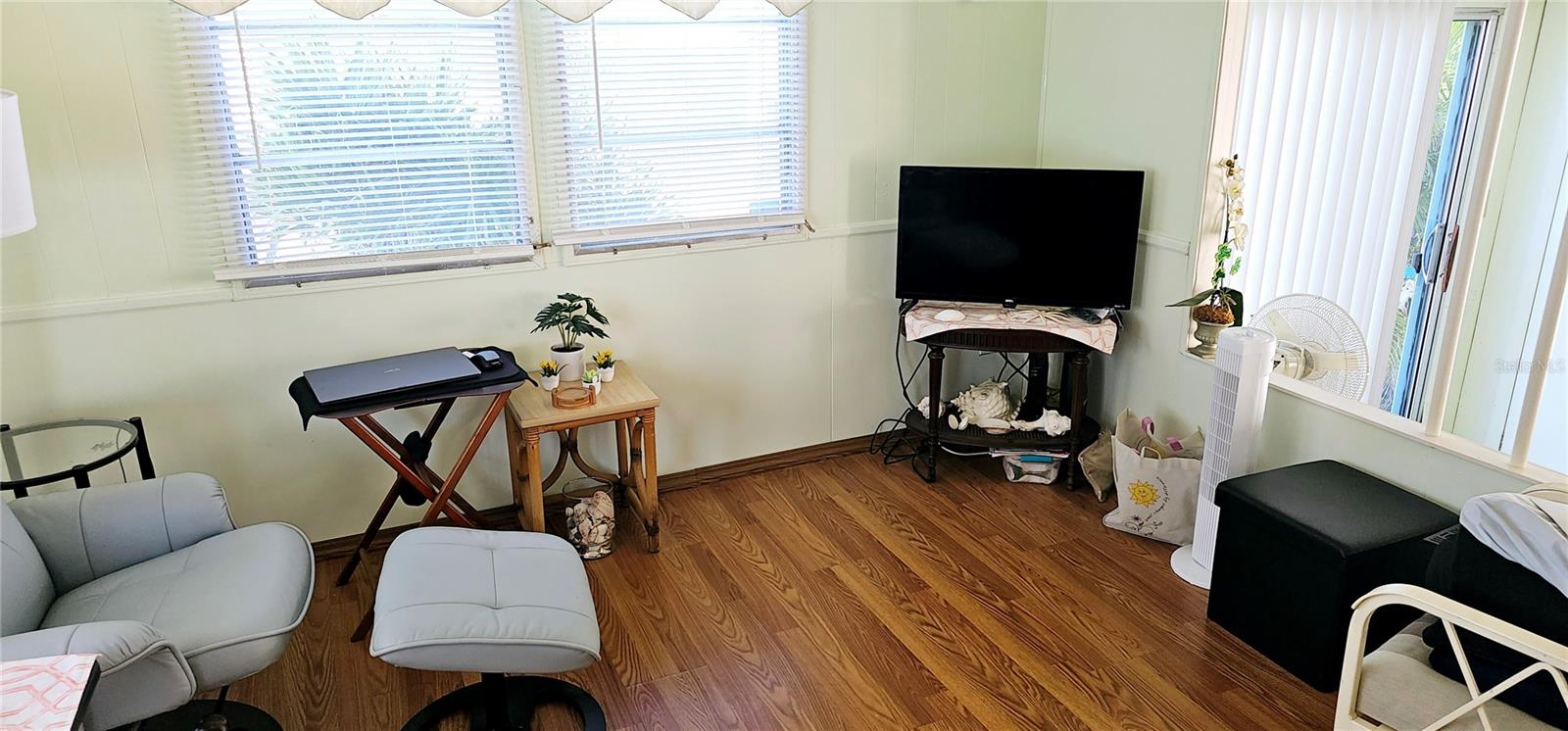 Image 8 of 27 For 10315 Cortez Road W 28-1