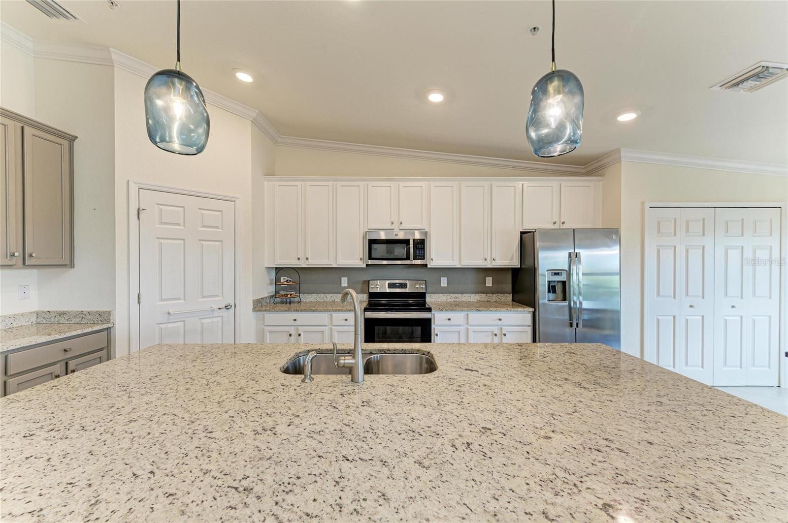 Image 12 of 61 For 5710 Palmer Circle 204