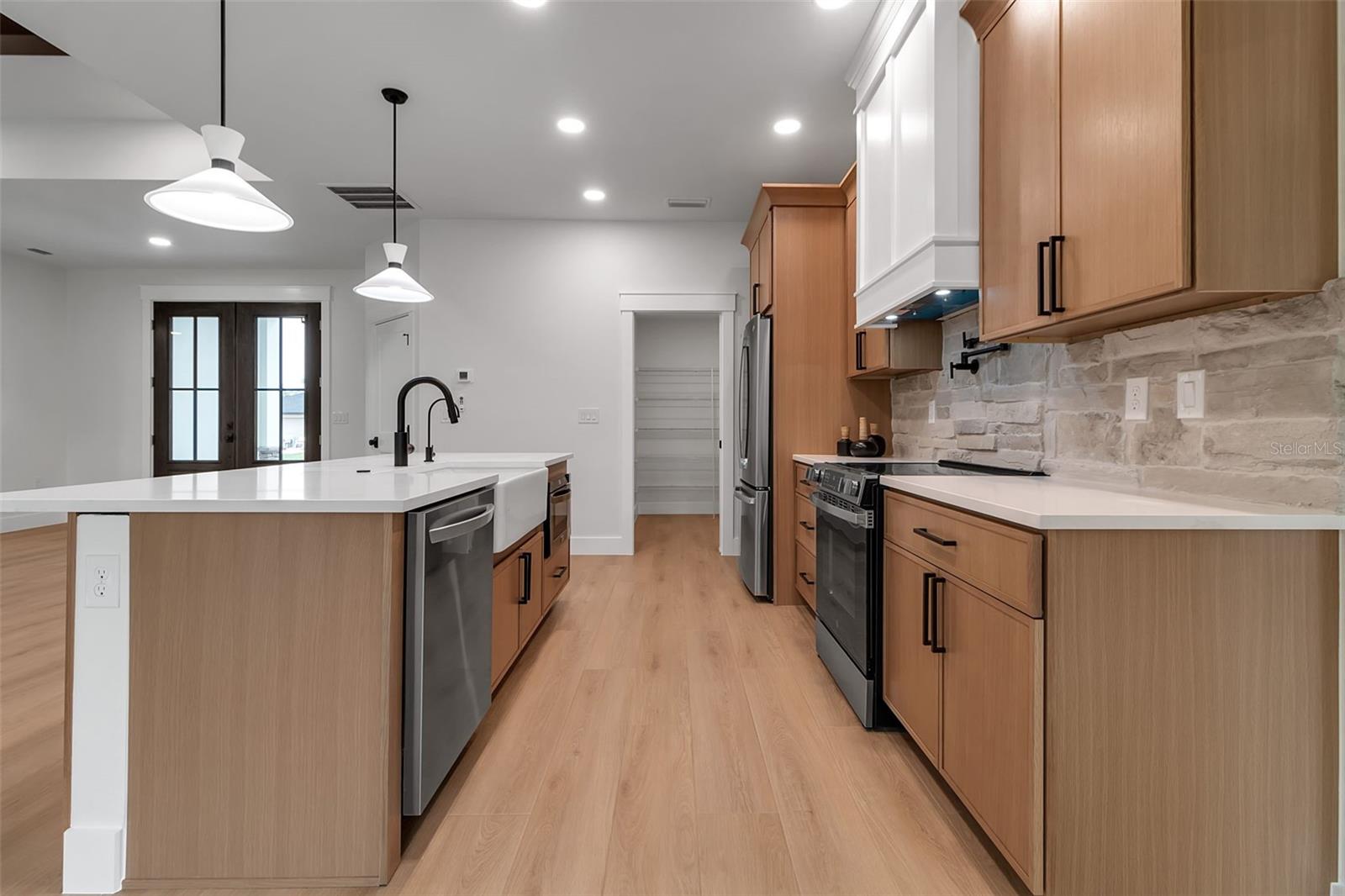 Image 30 of 83 For 756 Citrus Road