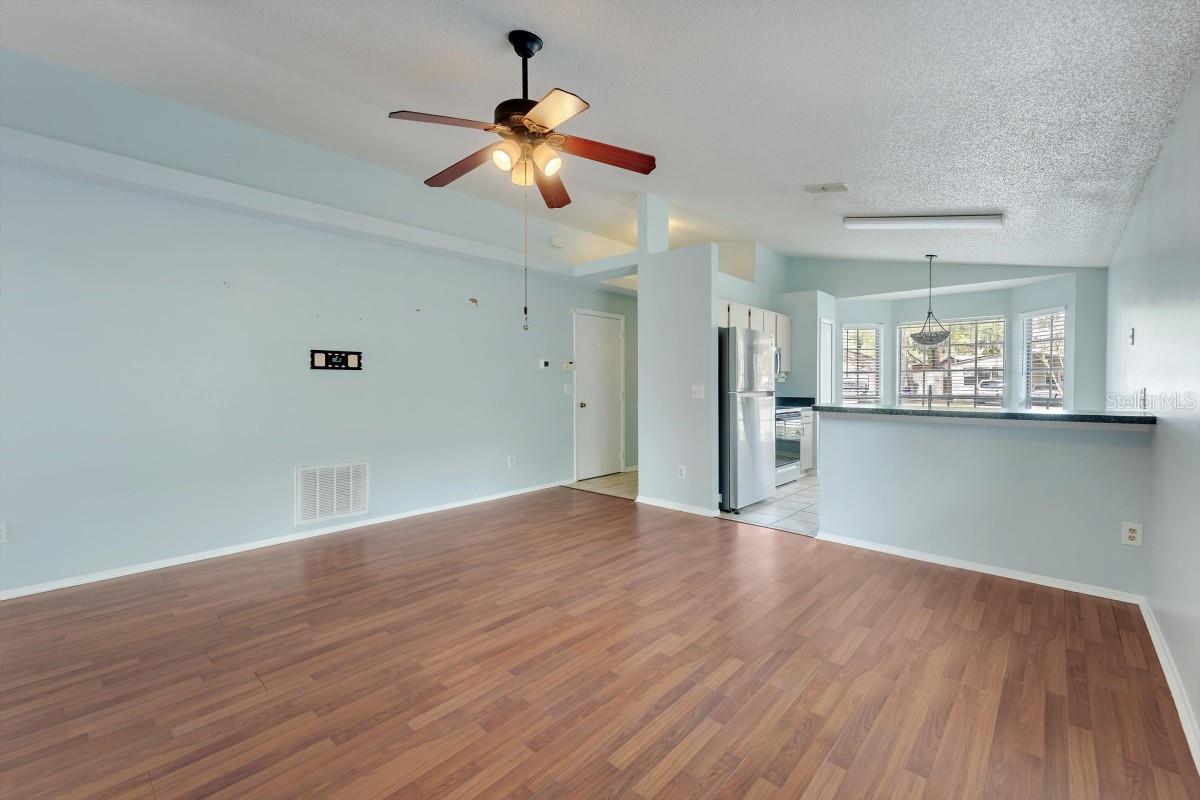 Image 16 of 17 For 428 Winding Oak Lane