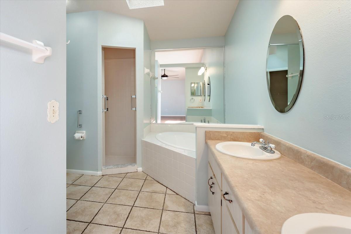 Image 4 of 17 For 428 Winding Oak Lane