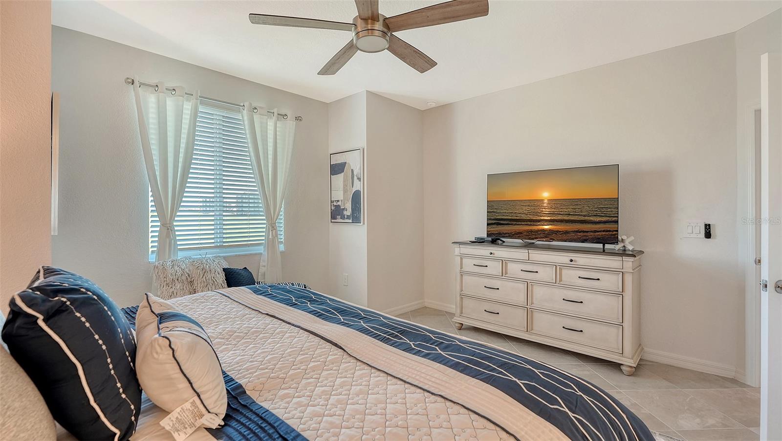 Image 24 of 87 For 17535 Opal Sand Drive 101