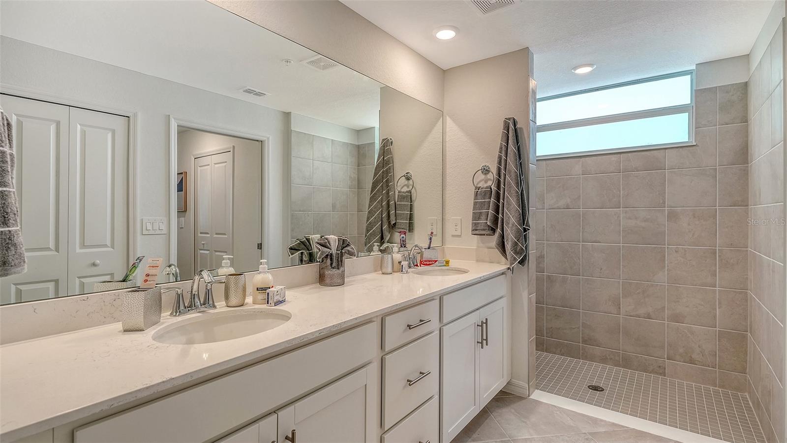 Image 29 of 87 For 17535 Opal Sand Drive 101