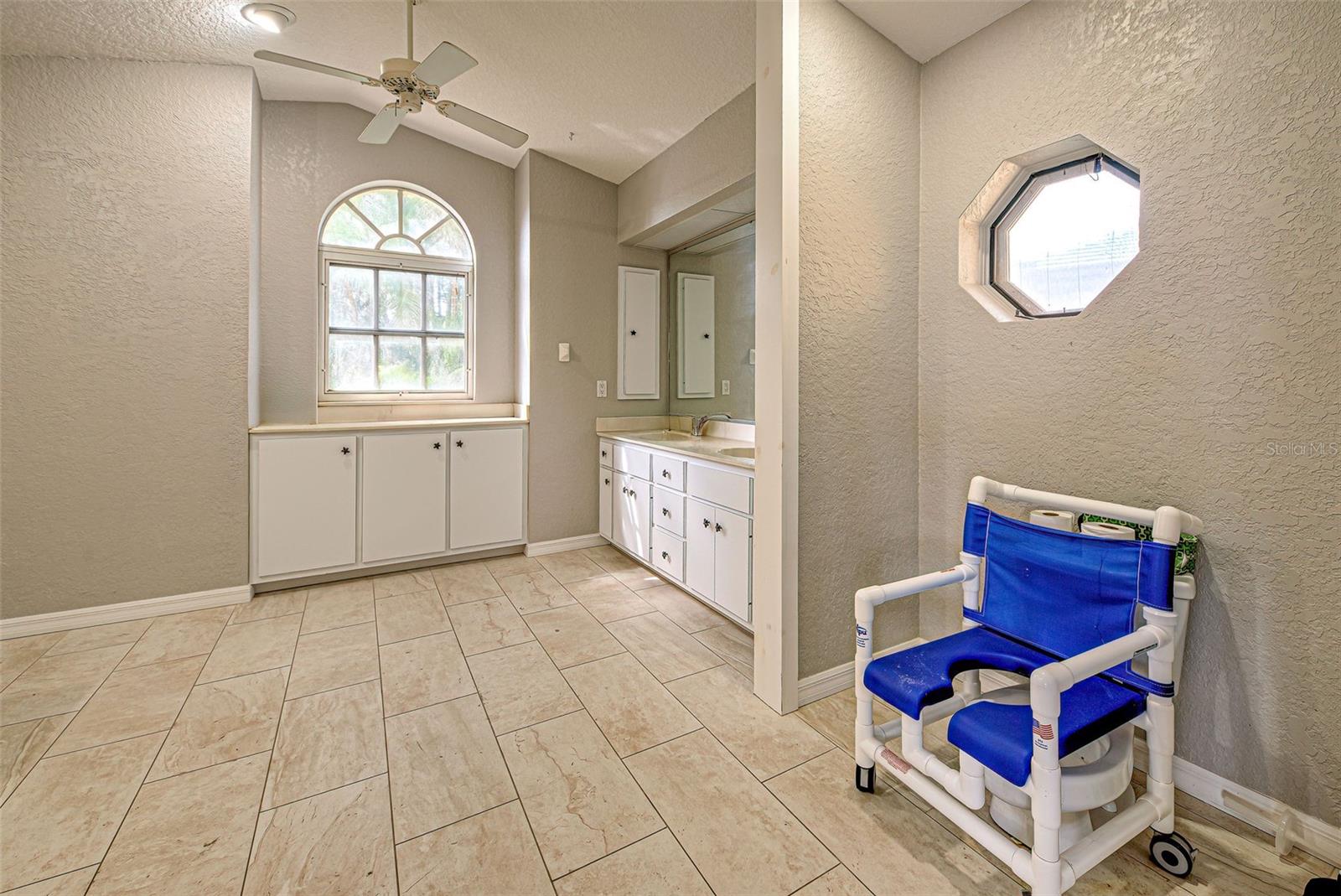 Image 40 of 84 For 5007 Palermo Drive