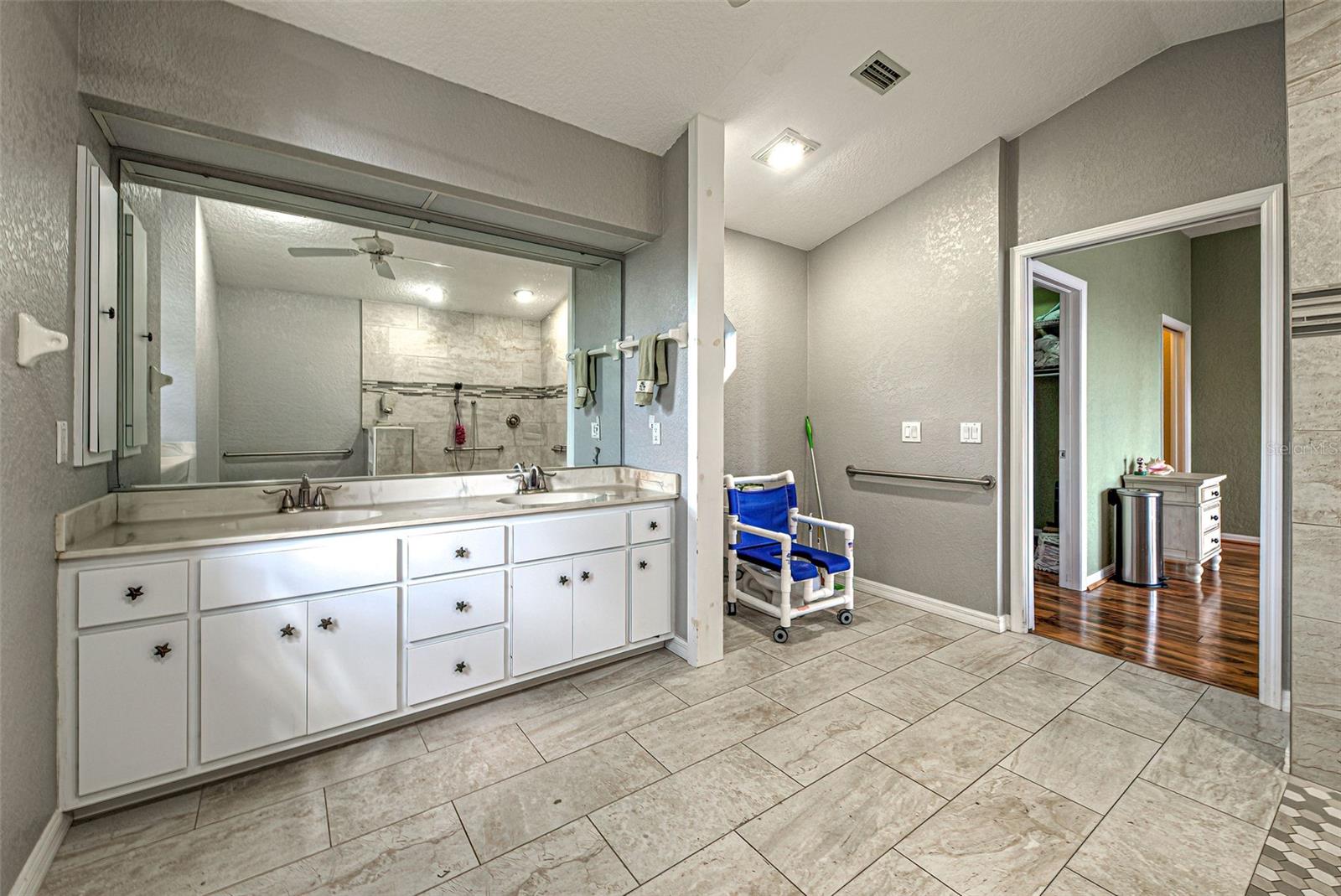 Image 43 of 84 For 5007 Palermo Drive