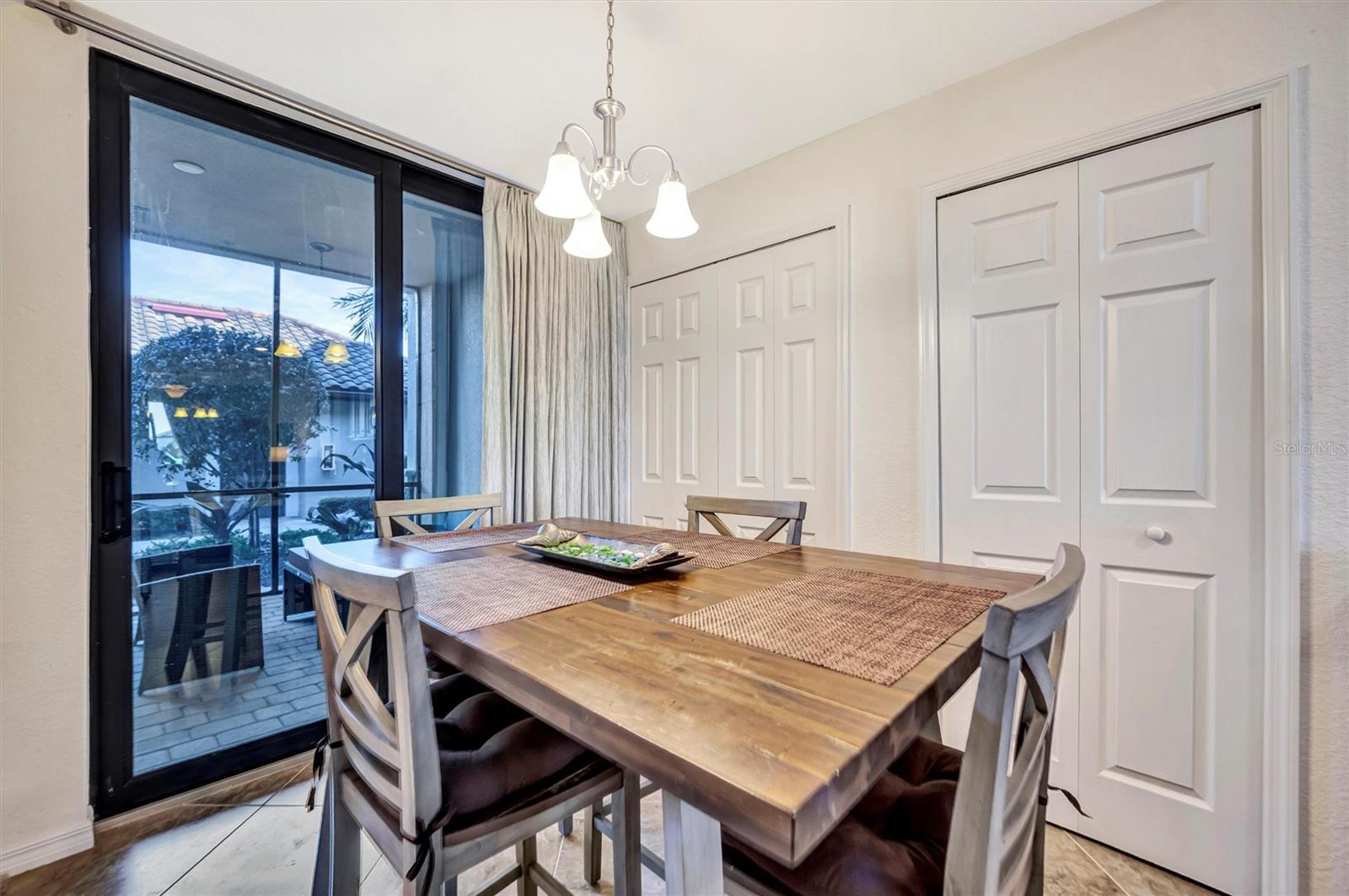 Image 10 of 67 For 5527 Palmer Circle 105