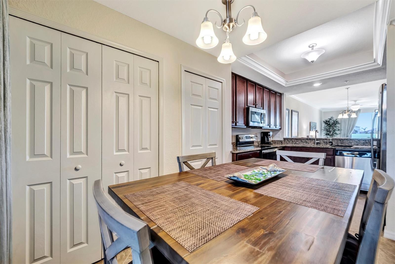 Image 18 of 67 For 5527 Palmer Circle 105
