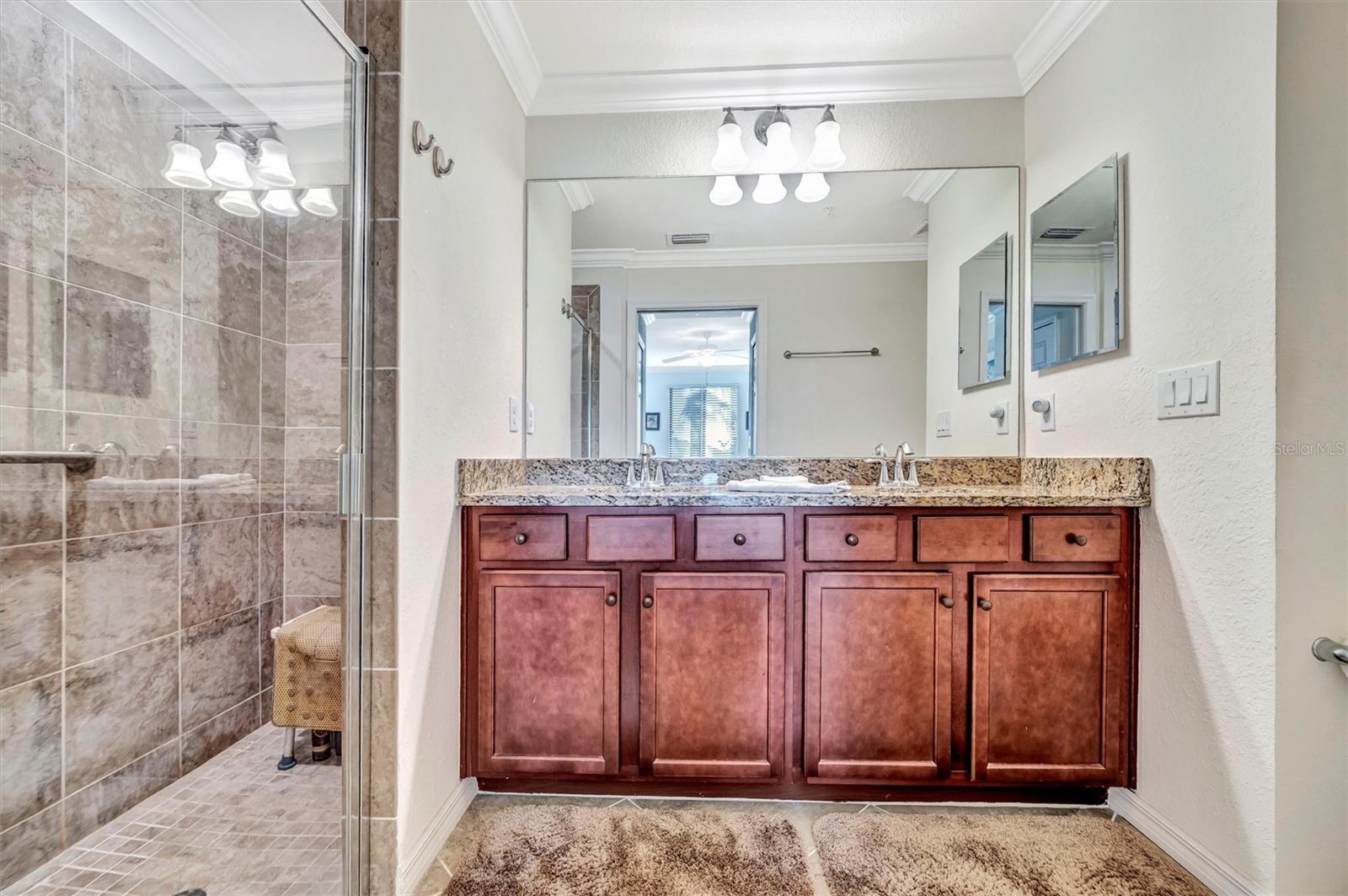 Image 33 of 67 For 5527 Palmer Circle 105