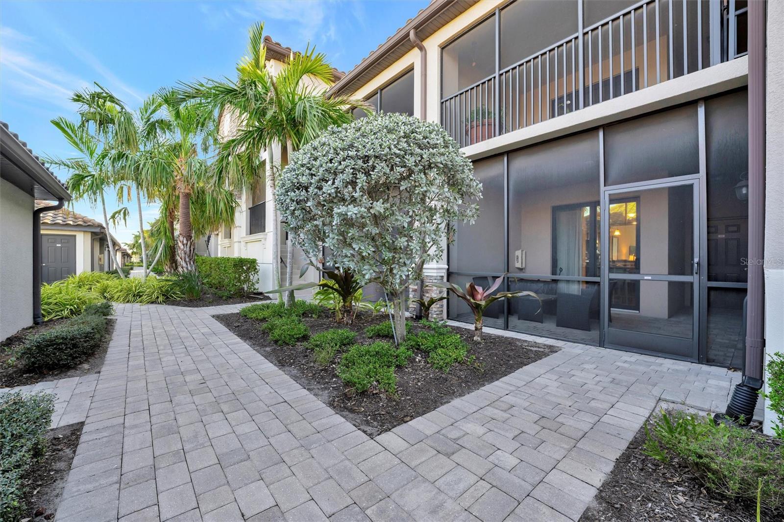 Image 6 of 67 For 5527 Palmer Circle 105