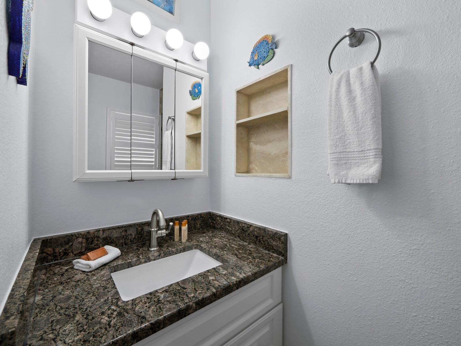 Image 21 of 27 For 4621 Gulf Of Mexico Drive 19b
