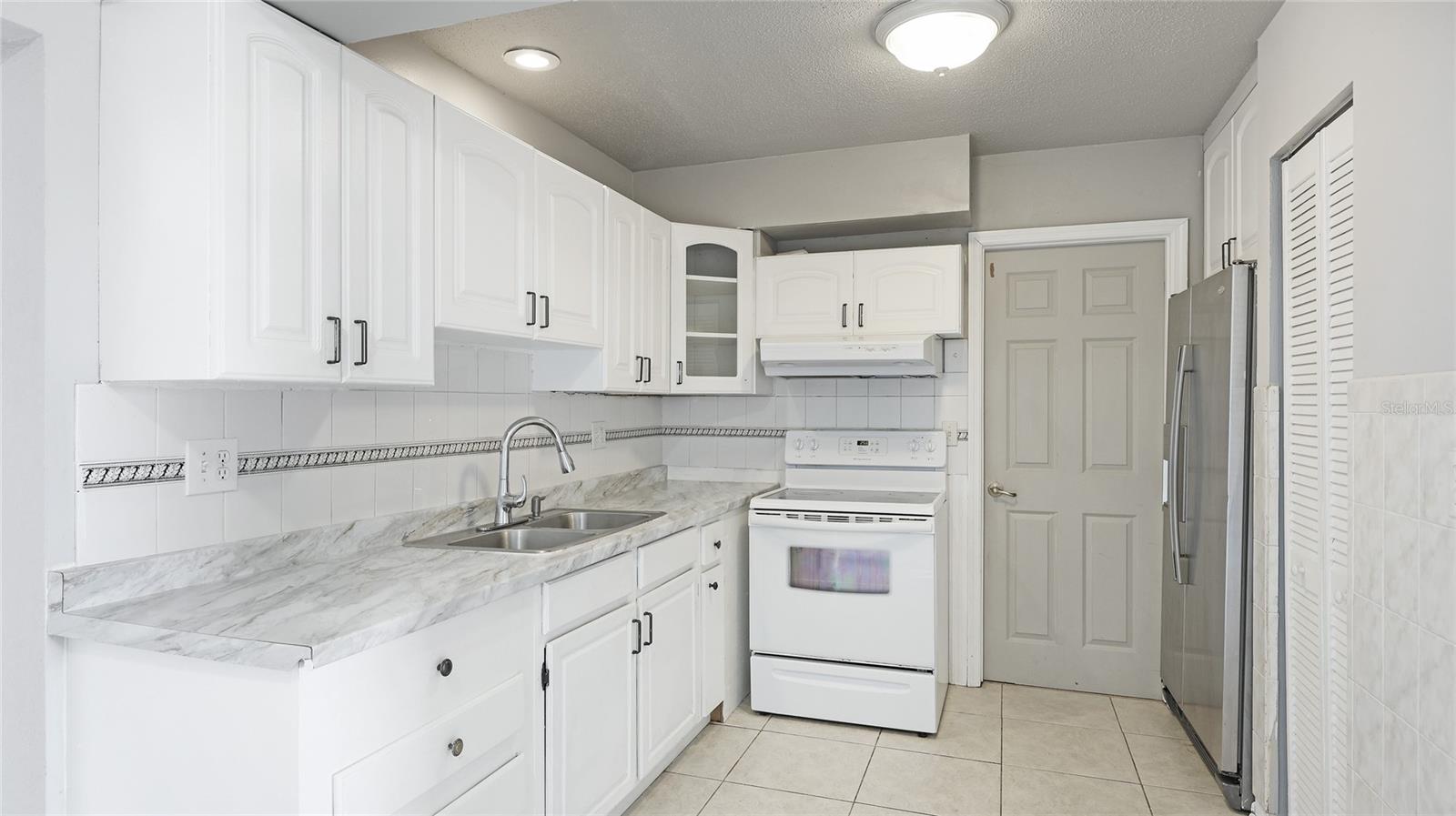 Image 7 of 27 For 8003 Herbison Avenue