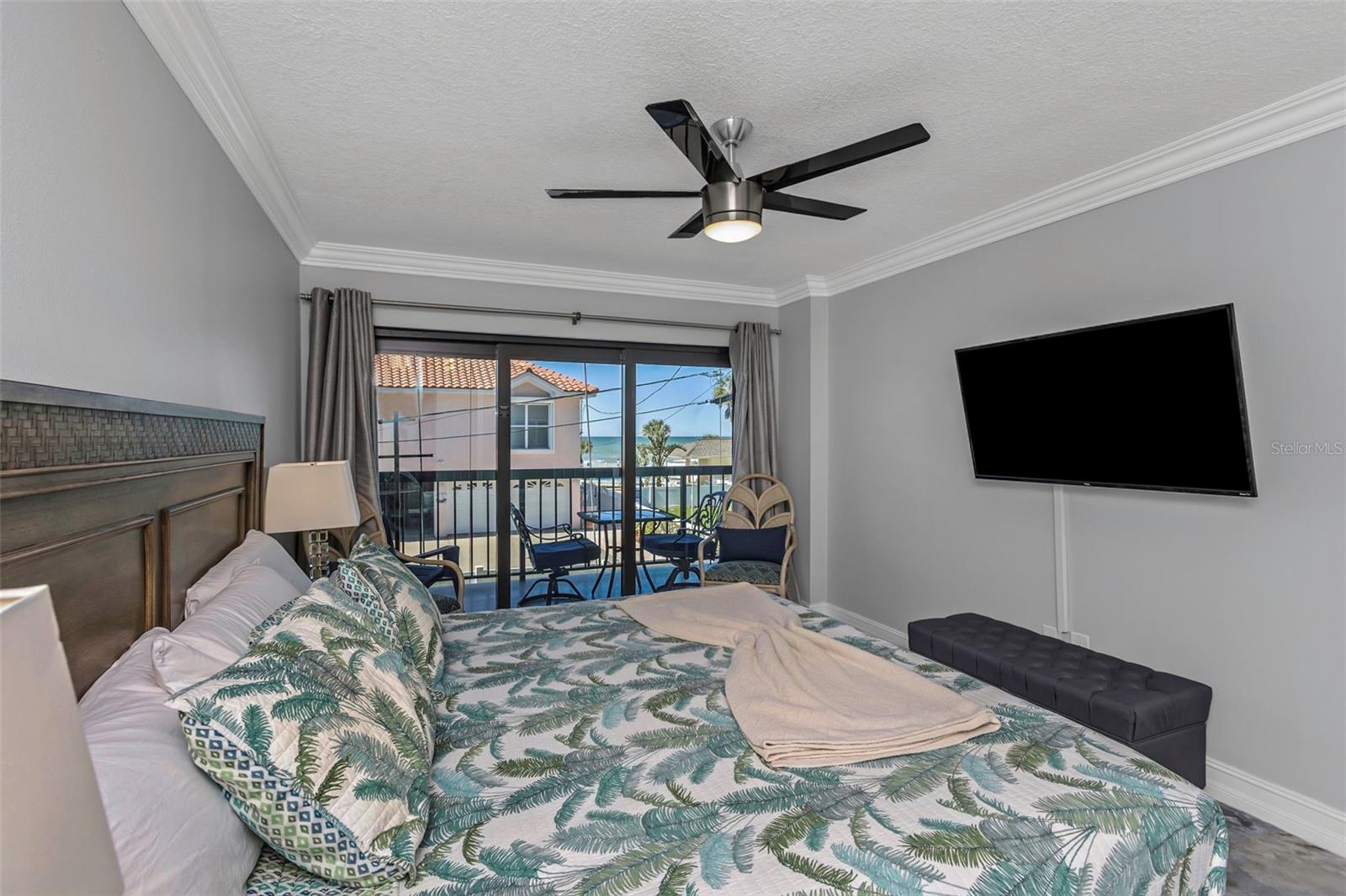 Listing photo id 13 for 1300 Gulf Boulevard 202