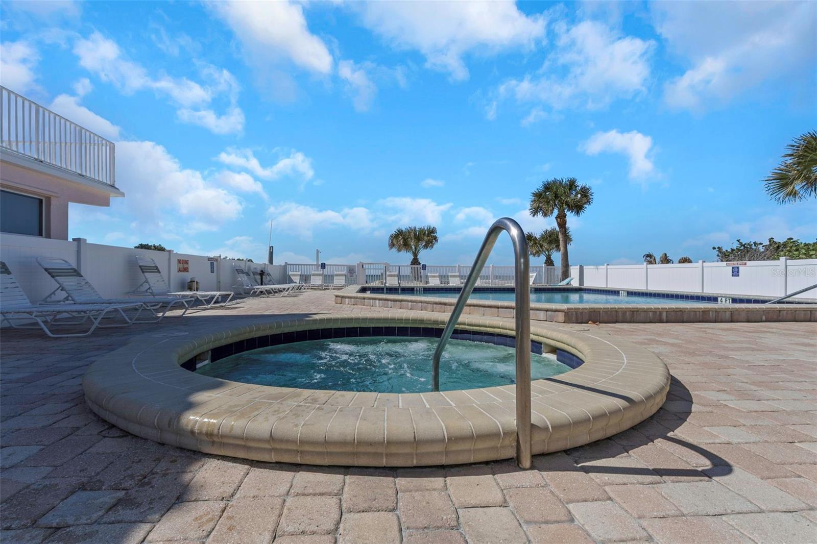 Listing photo id 3 for 1300 Gulf Boulevard 202