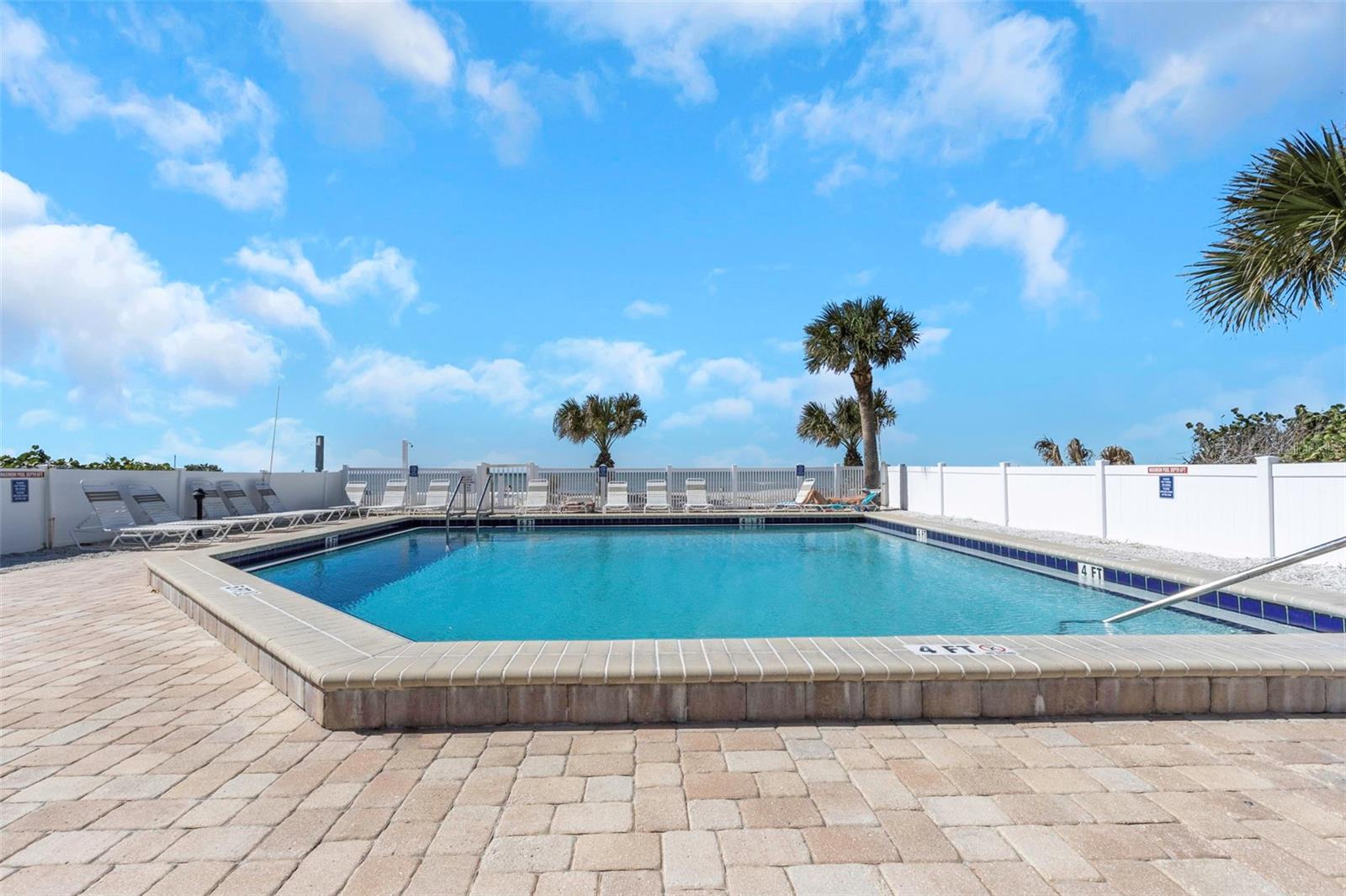 Listing photo id 4 for 1300 Gulf Boulevard 202