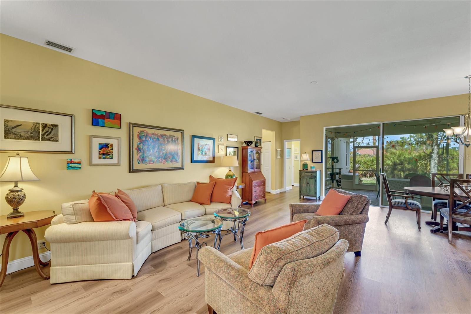 Image 16 of 53 For 4811 Summertree Road