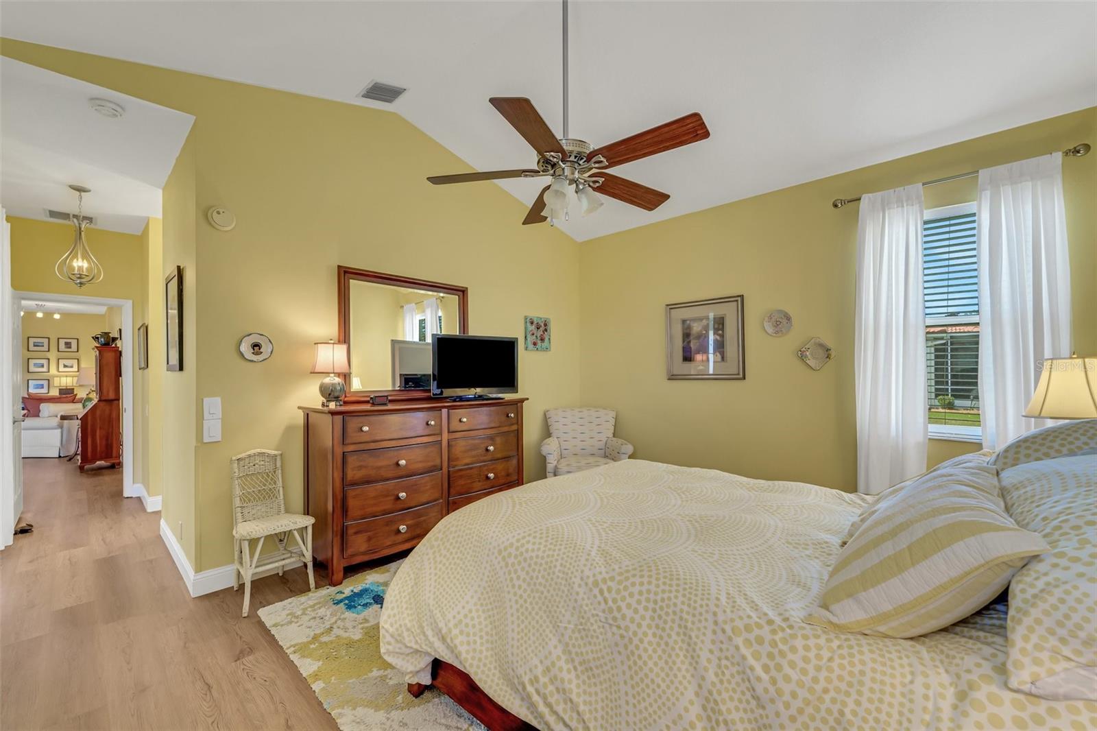 Image 36 of 53 For 4811 Summertree Road