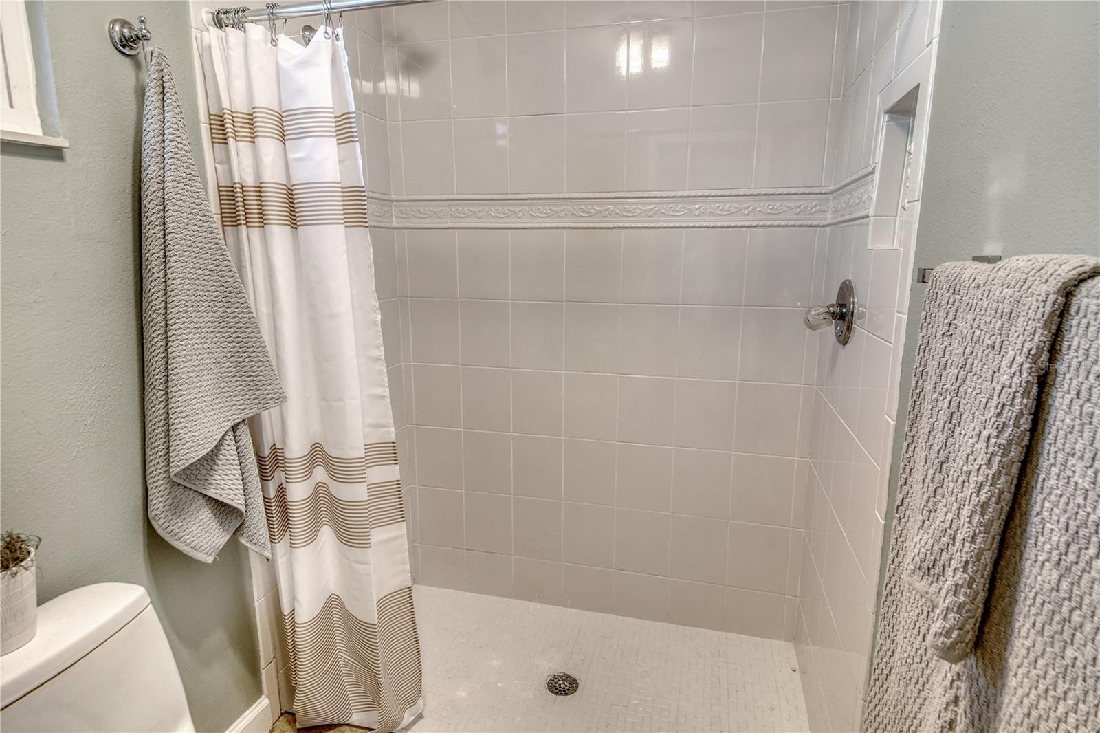 Image 28 of 65 For 4712 Glenbrooke Drive