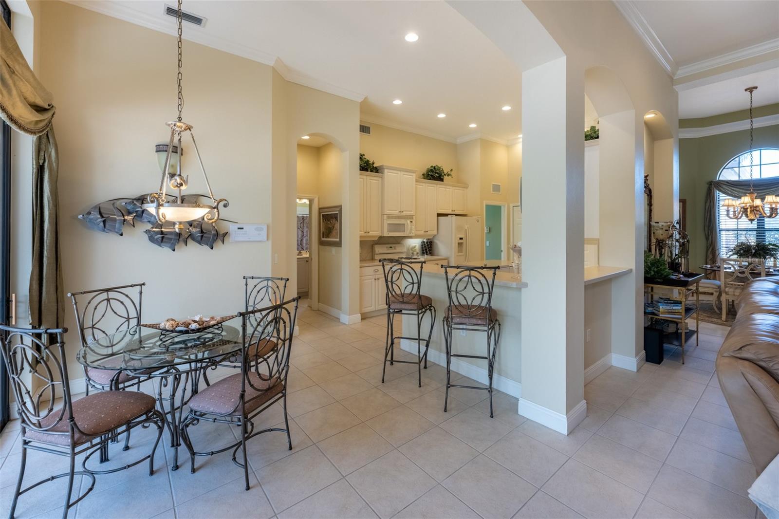 Image 10 of 46 For 7141 Whitemarsh Circle