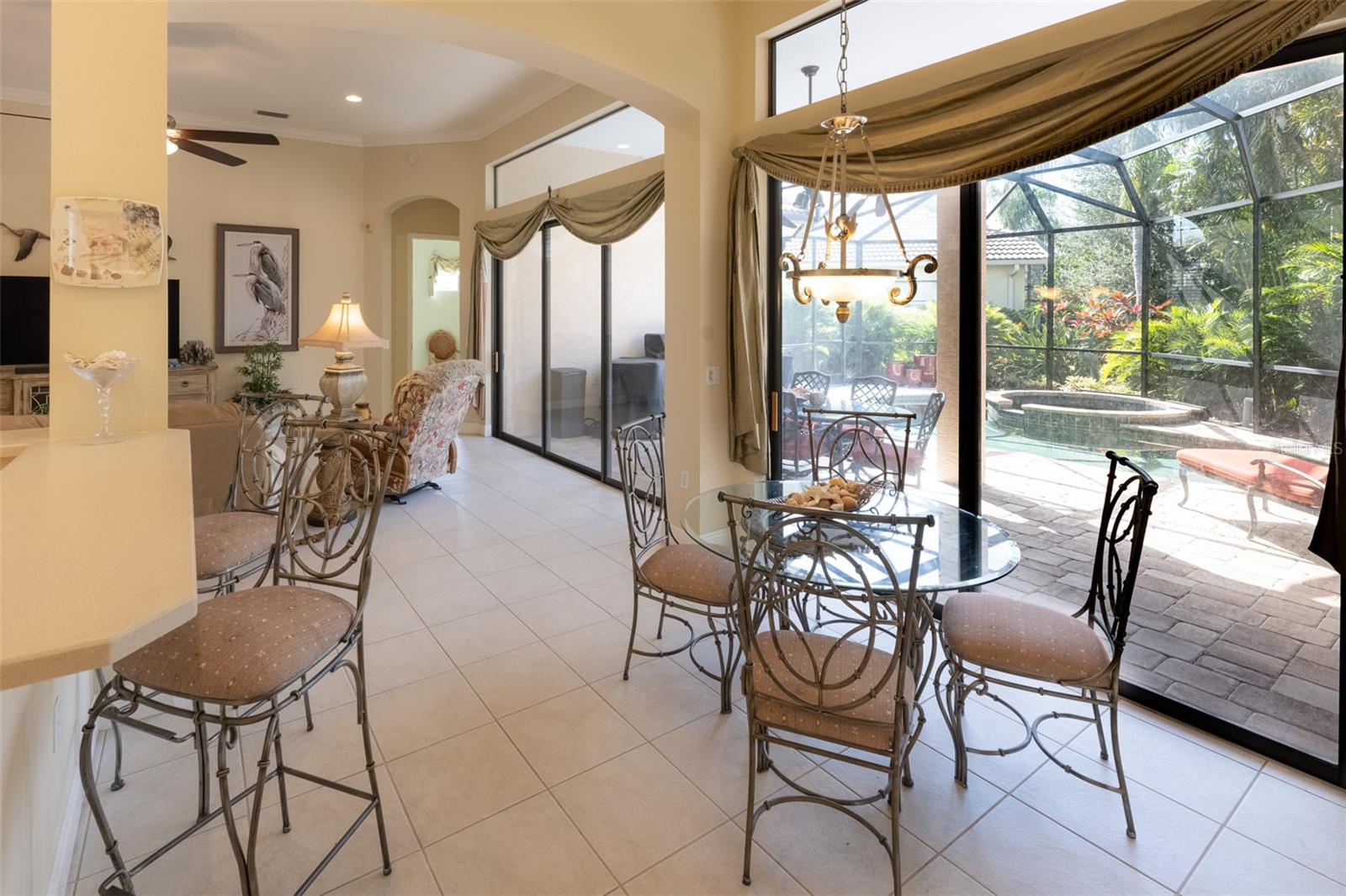 Image 11 of 46 For 7141 Whitemarsh Circle