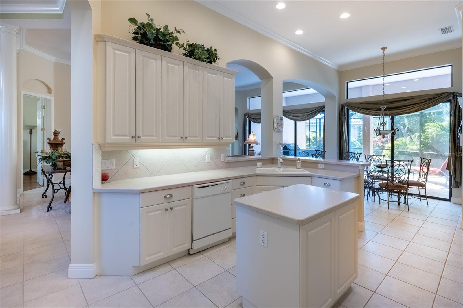 Image 12 of 46 For 7141 Whitemarsh Circle