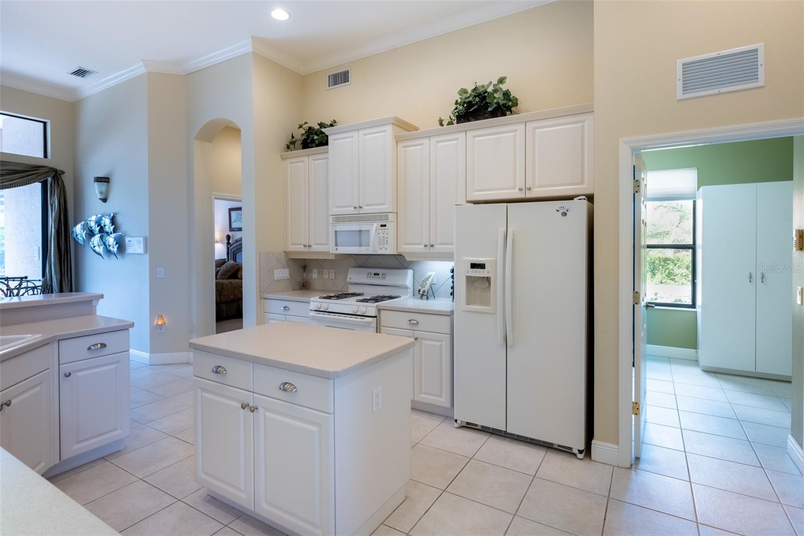 Image 13 of 46 For 7141 Whitemarsh Circle