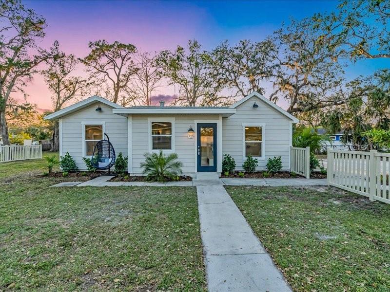 Details for 425 Bristol Court, SARASOTA, FL 34237