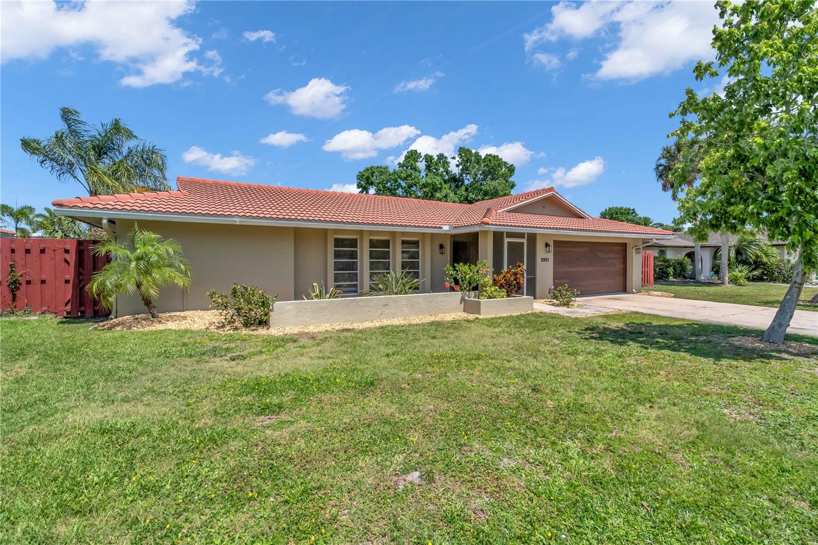 Details for 2921 Captiva Drive, SARASOTA, FL 34231