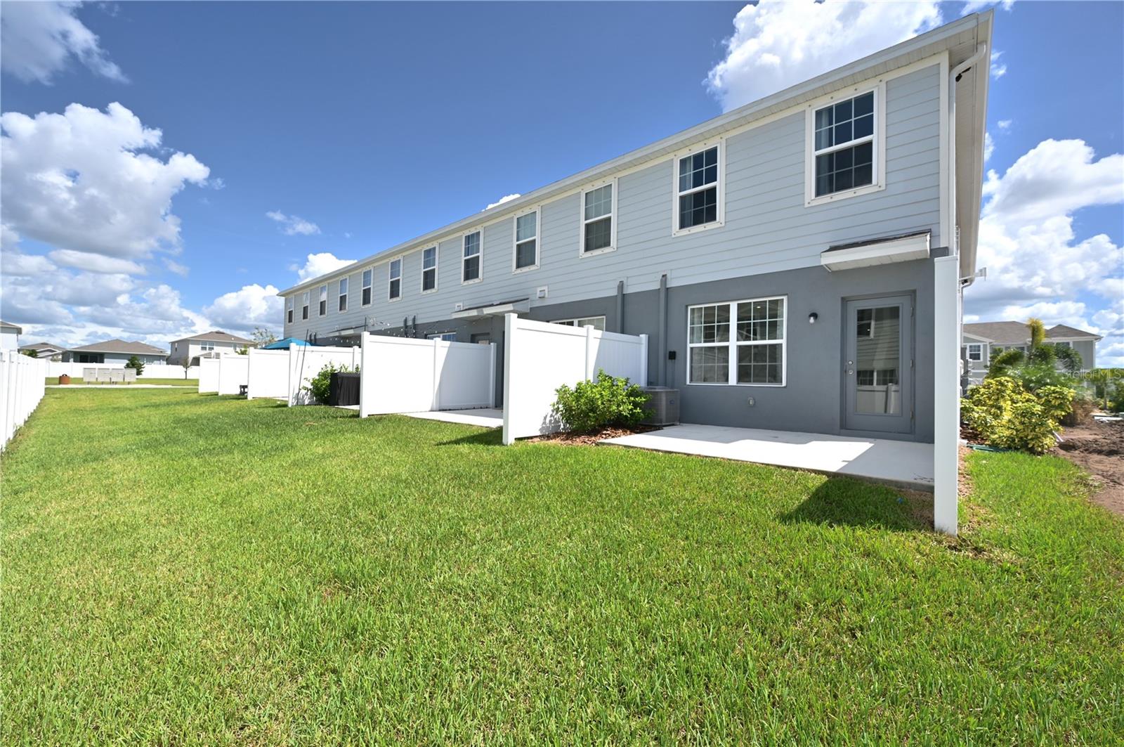 Image 3 of 16 For 14261 Crimson Ave