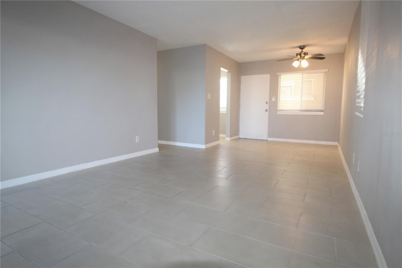 Image 4 of 19 For 3001 Bee Ridge Road 115