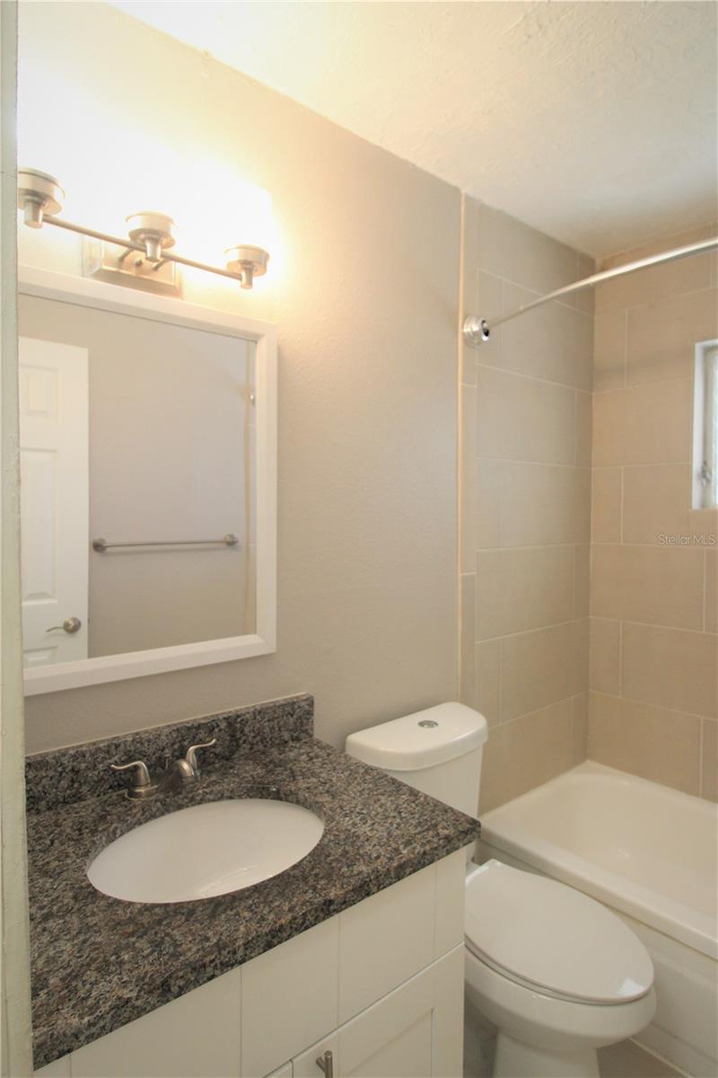 Image 6 of 19 For 3001 Bee Ridge Road 115