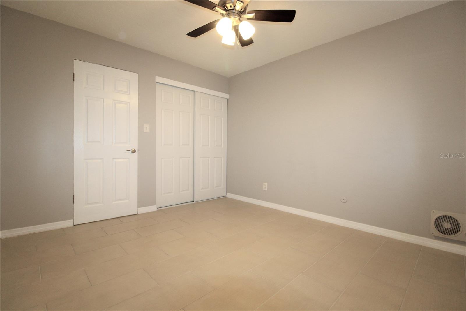 Image 8 of 19 For 3001 Bee Ridge Road 115
