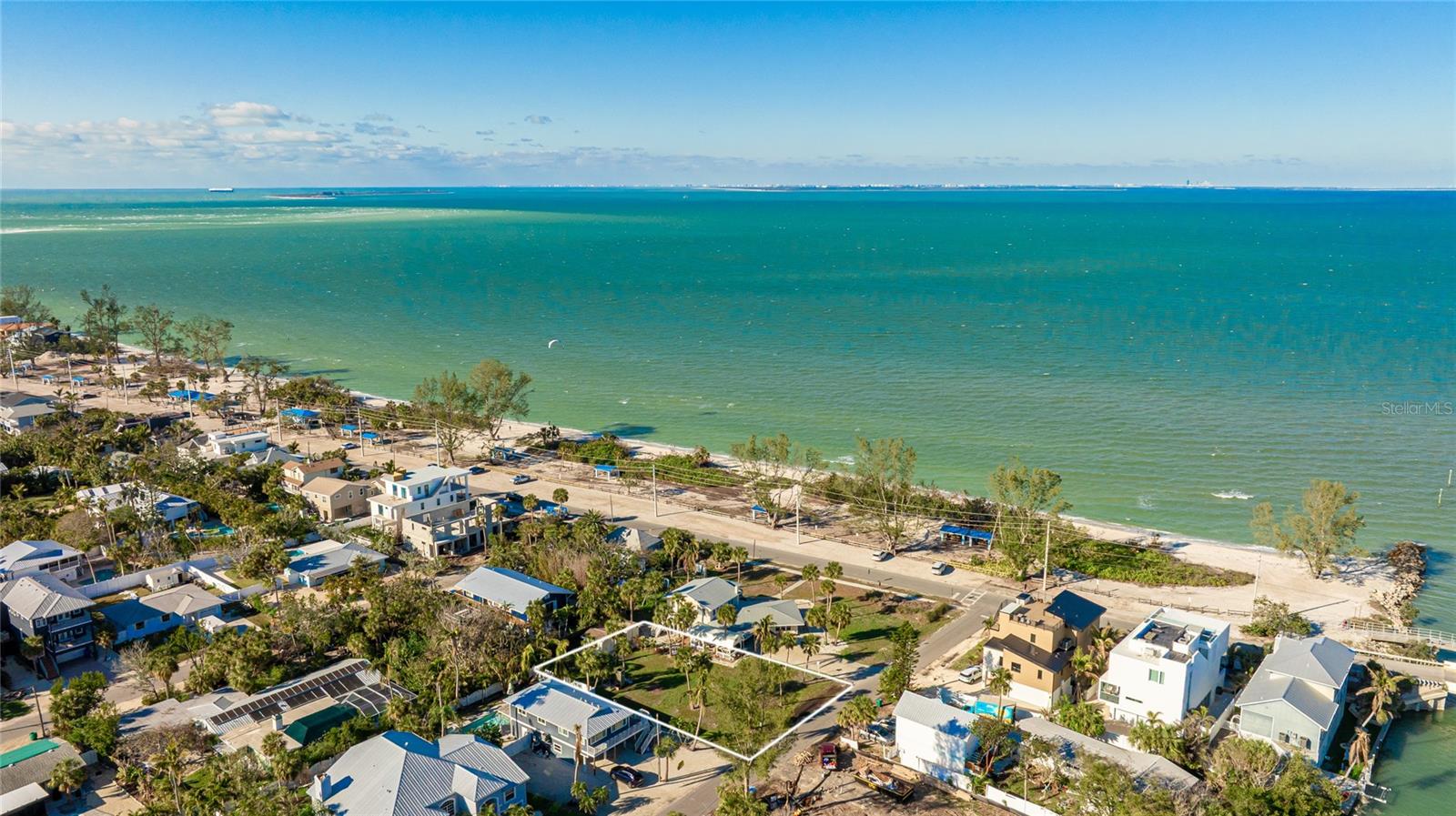 Image 3 of 28 For 203 N Bay Blvd