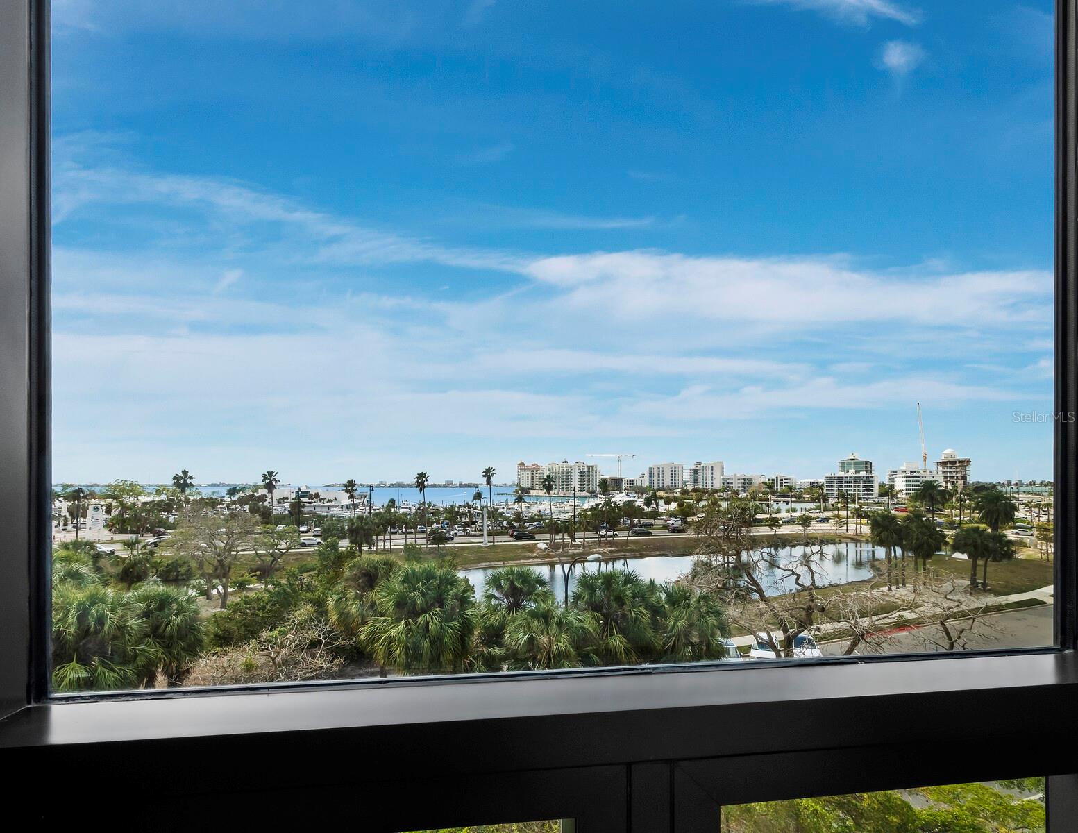 Listing photo id 15 for 1255 Gulfstream Avenue 407
