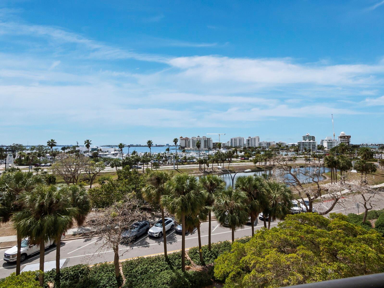 Listing photo id 20 for 1255 Gulfstream Avenue 407