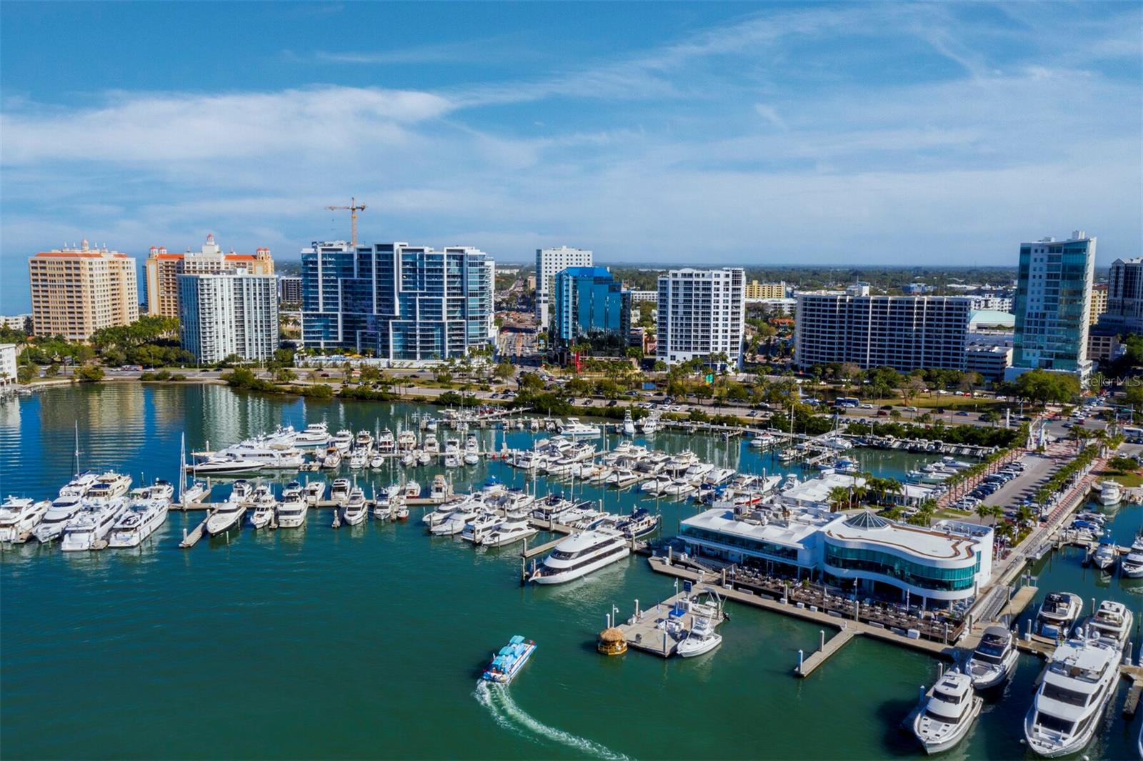 Listing photo id 24 for 1255 Gulfstream Avenue 407