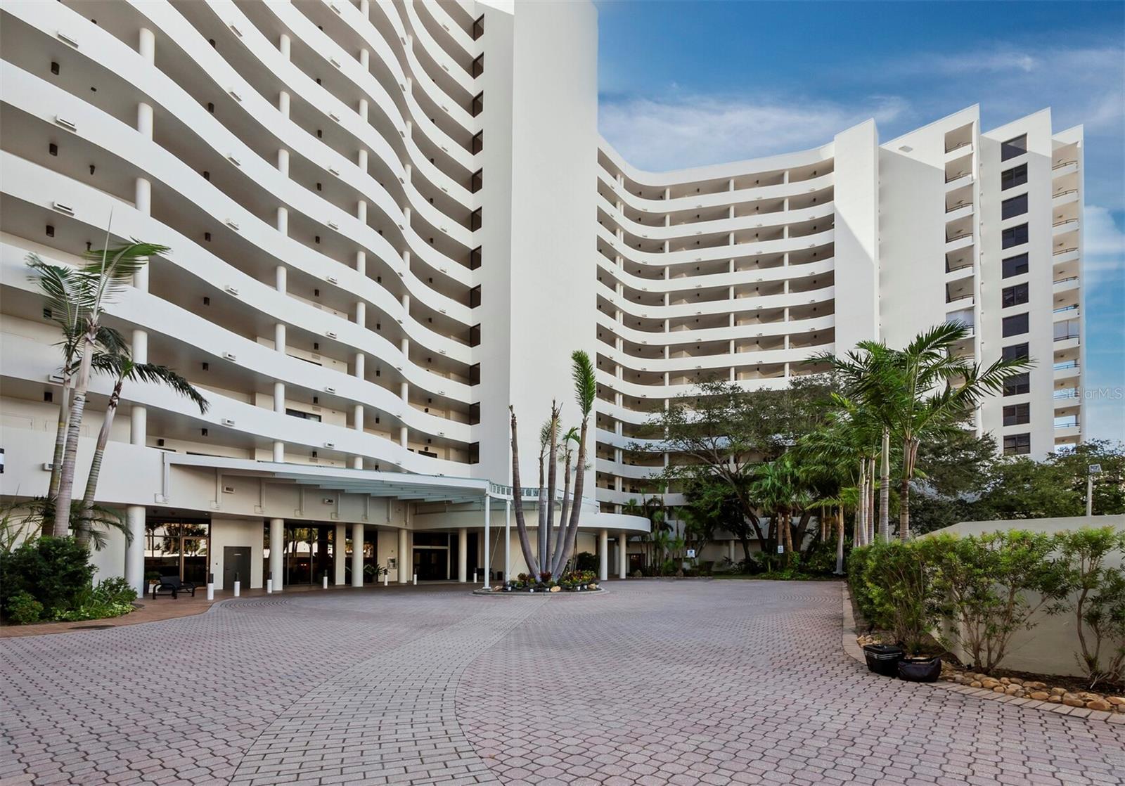 Listing photo id 27 for 1255 Gulfstream Avenue 407