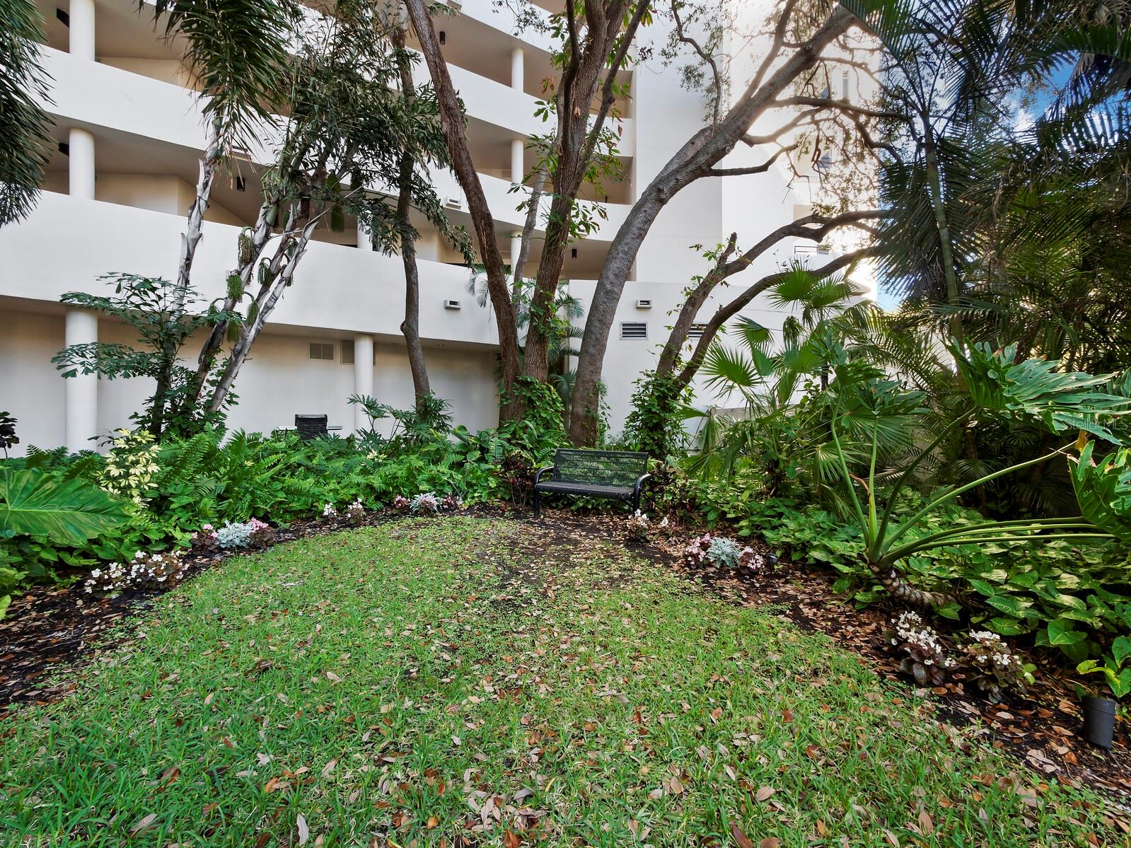 Listing photo id 34 for 1255 Gulfstream Avenue 407