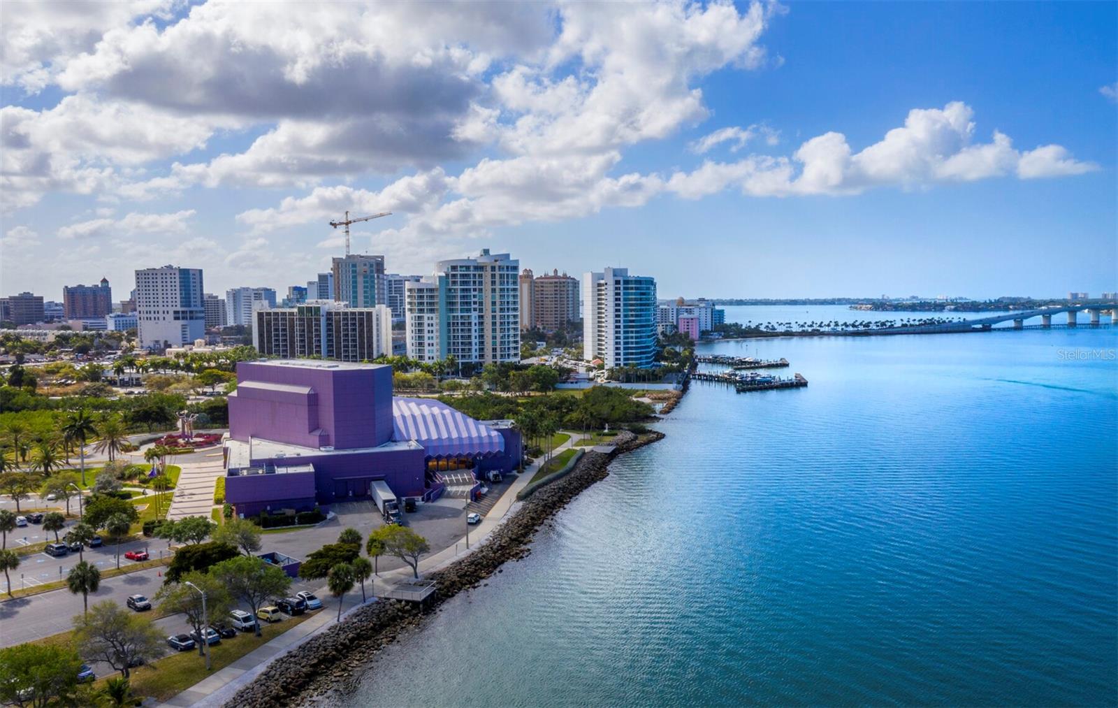 Listing photo id 43 for 1255 Gulfstream Avenue 407