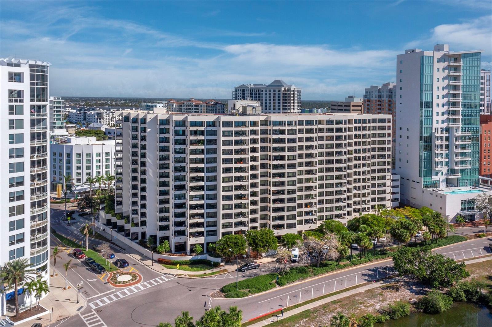Listing photo id 45 for 1255 Gulfstream Avenue 407