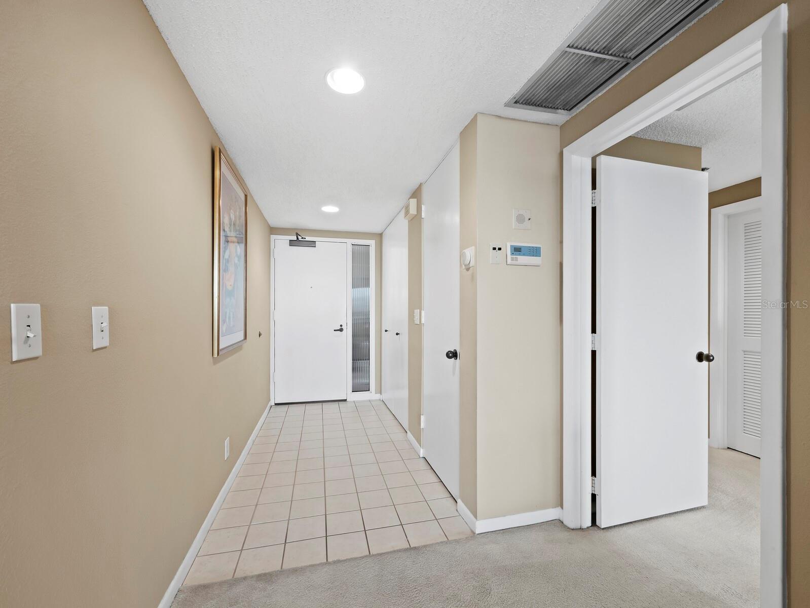 Listing photo id 51 for 1255 Gulfstream Avenue 407