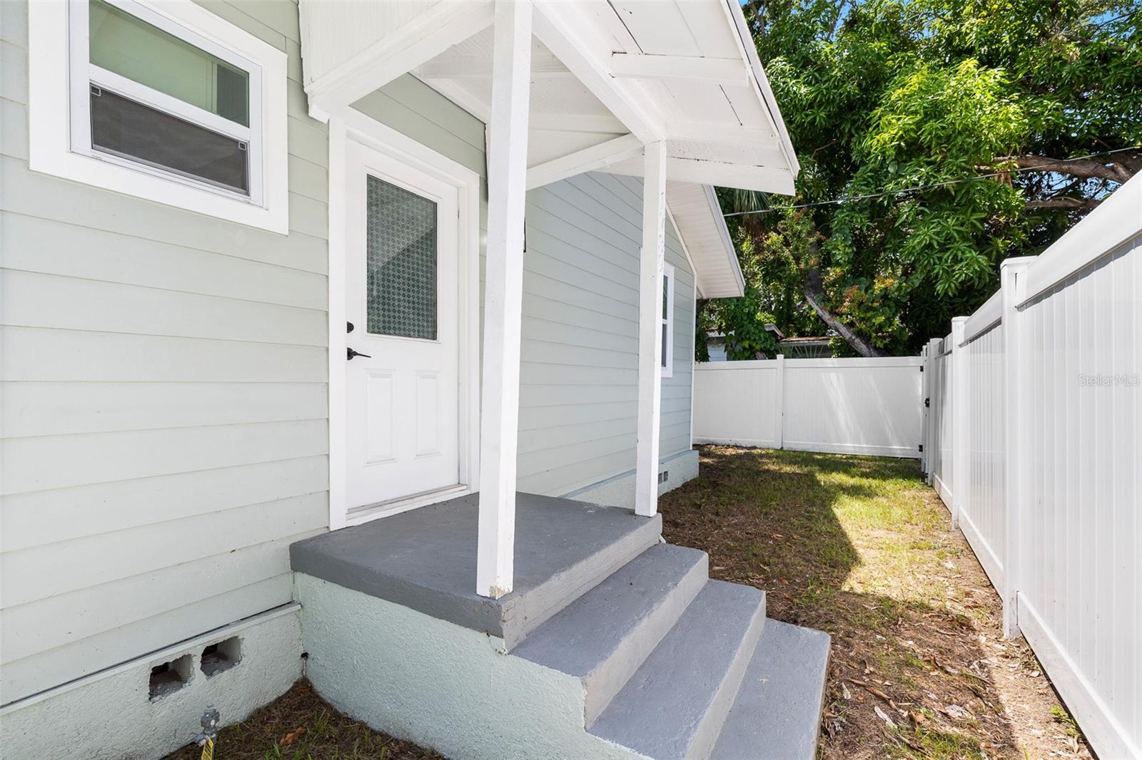 Image 39 of 40 For 1739 16th Avenue S