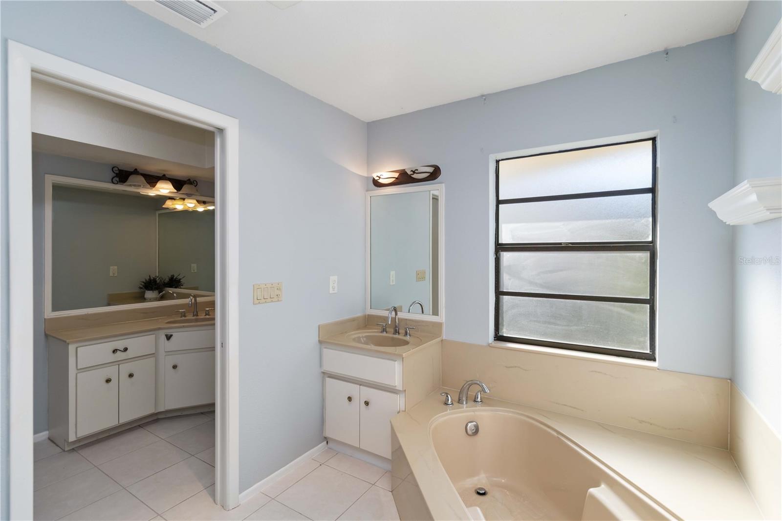 Image 18 of 44 For 3876 Torrey Pines Boulevard