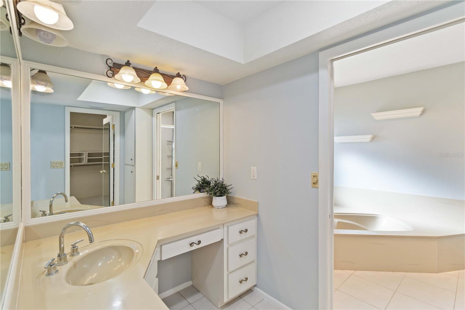 Image 20 of 44 For 3876 Torrey Pines Boulevard