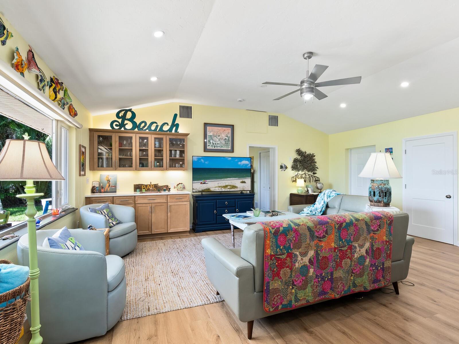 Image 14 of 59 For 2212 6th Street W